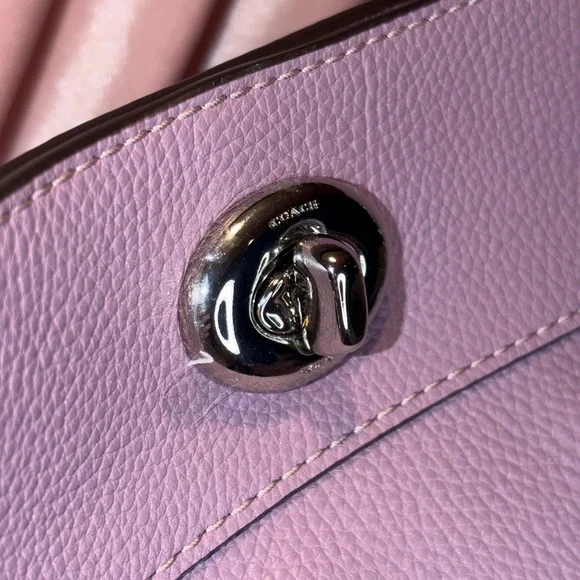 BNWT Authentic Coach Turnlock Edie – Jasmine Powder Pink Style #36855 - Picture 5 of 12